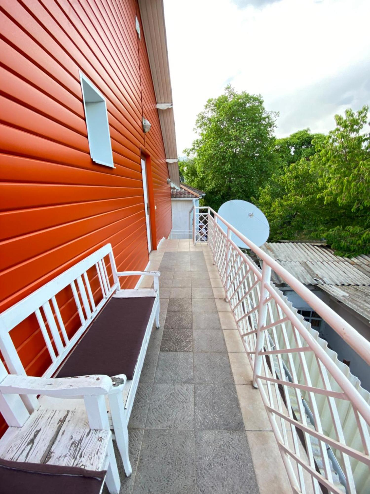 Osobyi Guest House Tscholponata Exterior foto