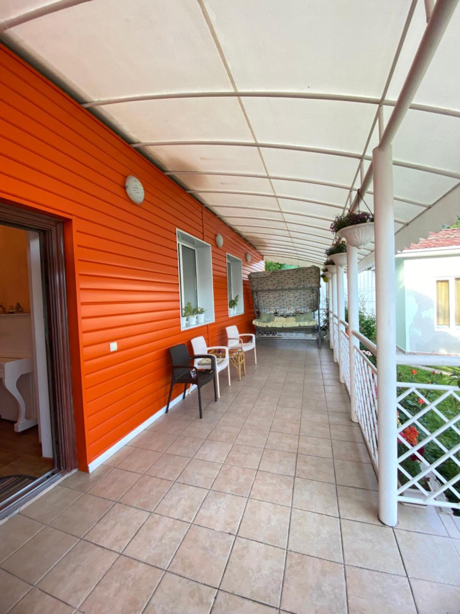 Osobyi Guest House Tscholponata Exterior foto