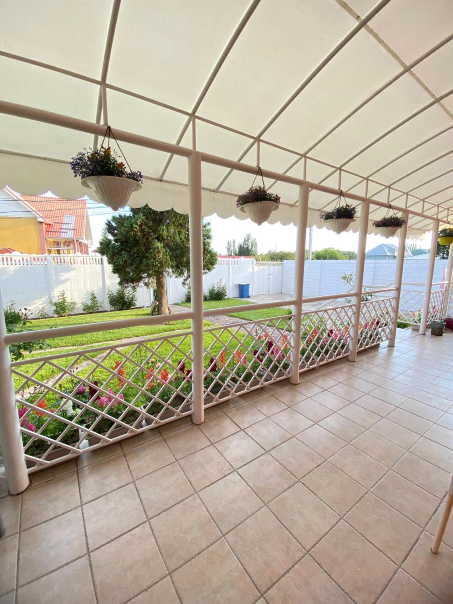 Osobyi Guest House Tscholponata Exterior foto