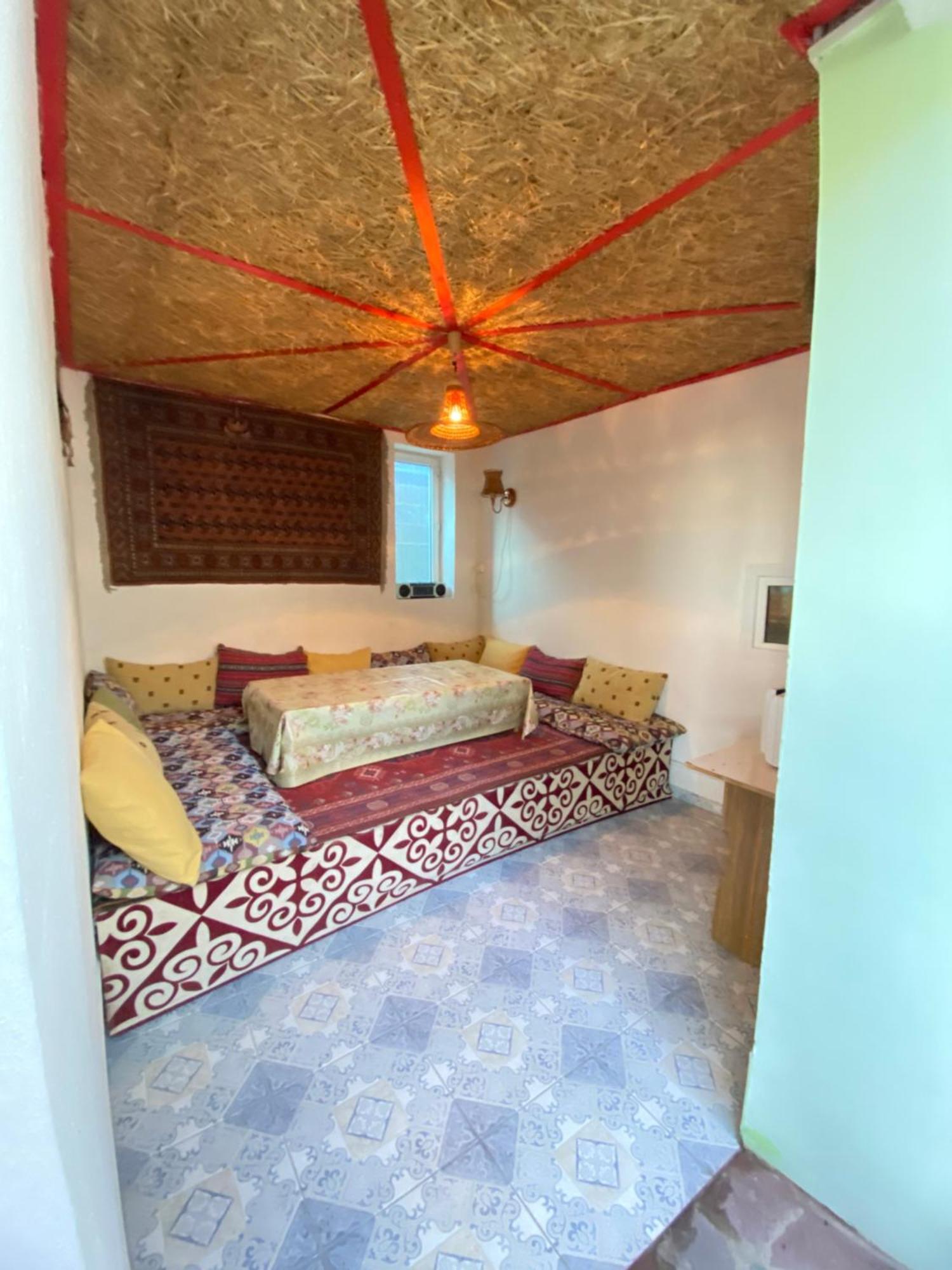 Osobyi Guest House Tscholponata Exterior foto